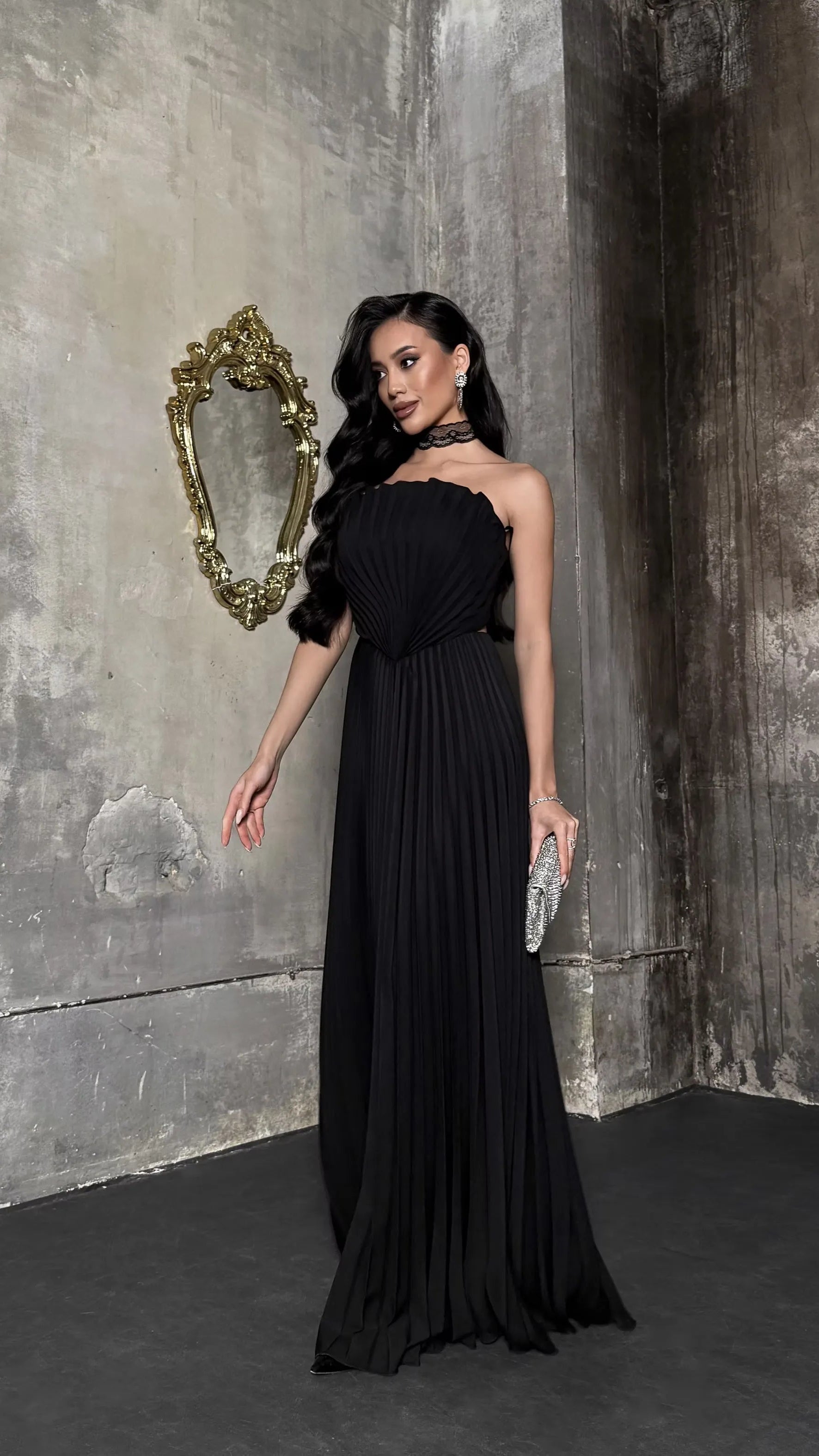 Abendkleid „Shell“ mit Falten und schulterfreiem schulterfreiem Ausschnitt